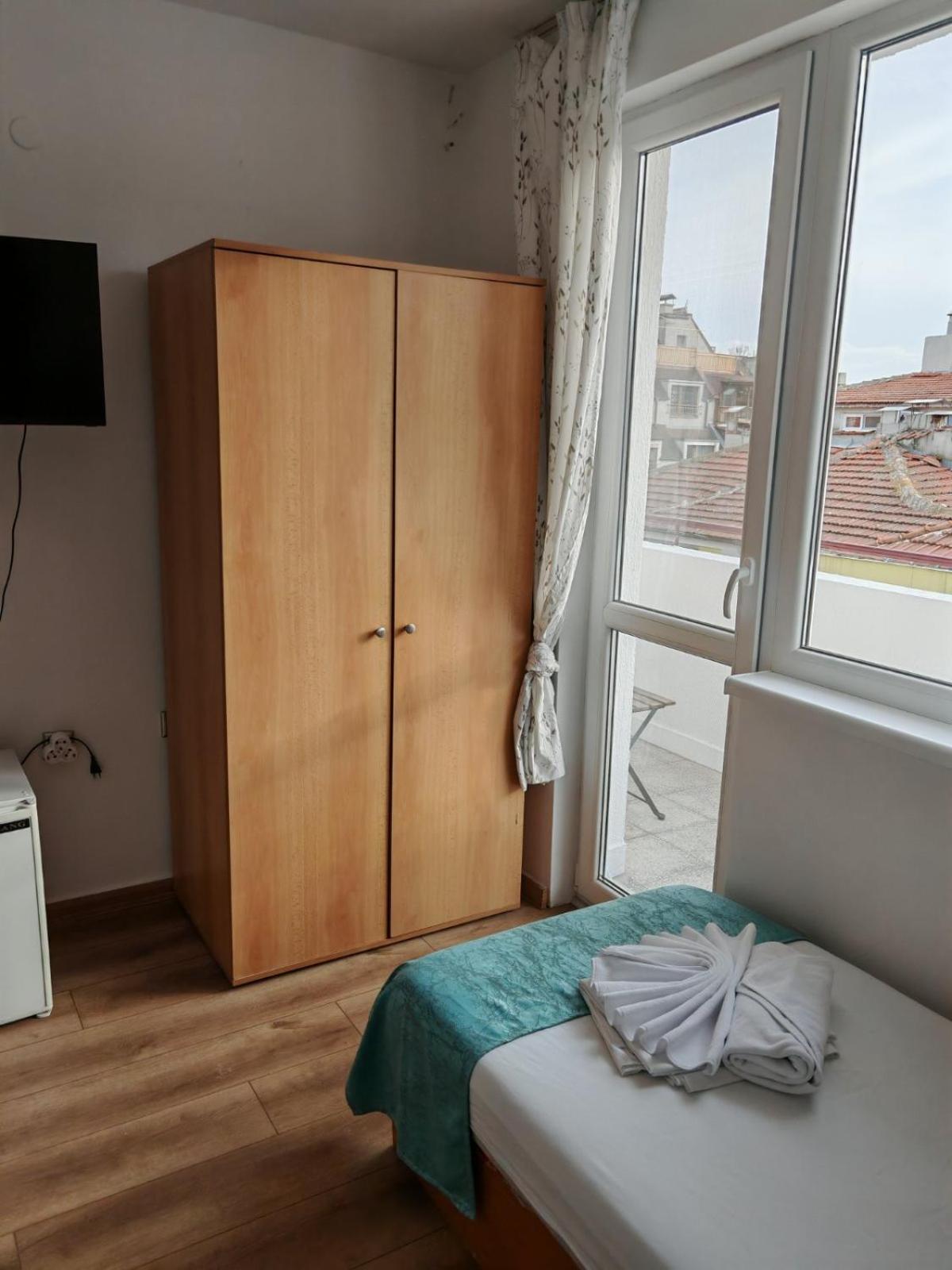 Къща За Гости Пиргос Burgas Exterior foto